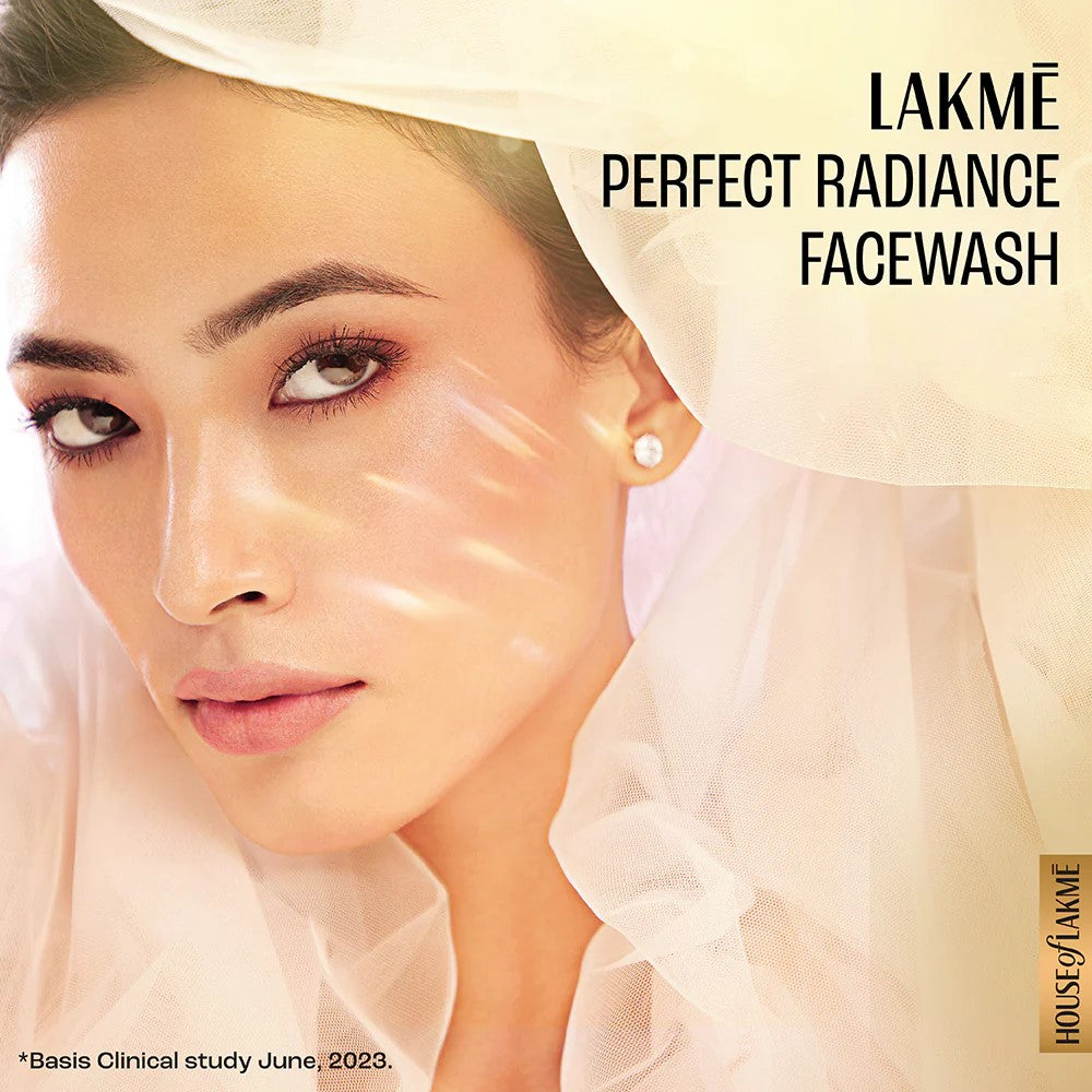 LAKMÉ Perfect Radiance Brightening Facewash with 98% Pure Niacinamide Complex | For Glowing Skin with Glycerin | Known to Reduce Pigmentation | 50gm