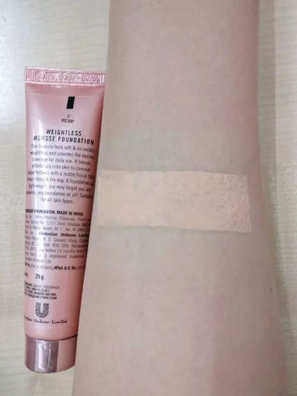 LAKMÉ 9TO5 WEIGHTLESS MOUSSE FOUNDATION -ROSE IVORY